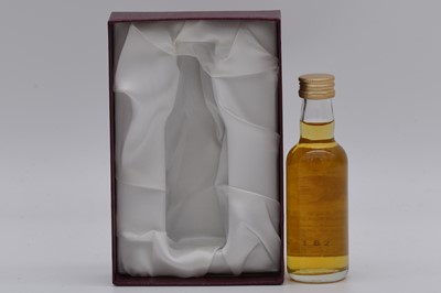 Lot 183 - Signatory Vintage - Jura 1966, 30 year old, presentation gift set