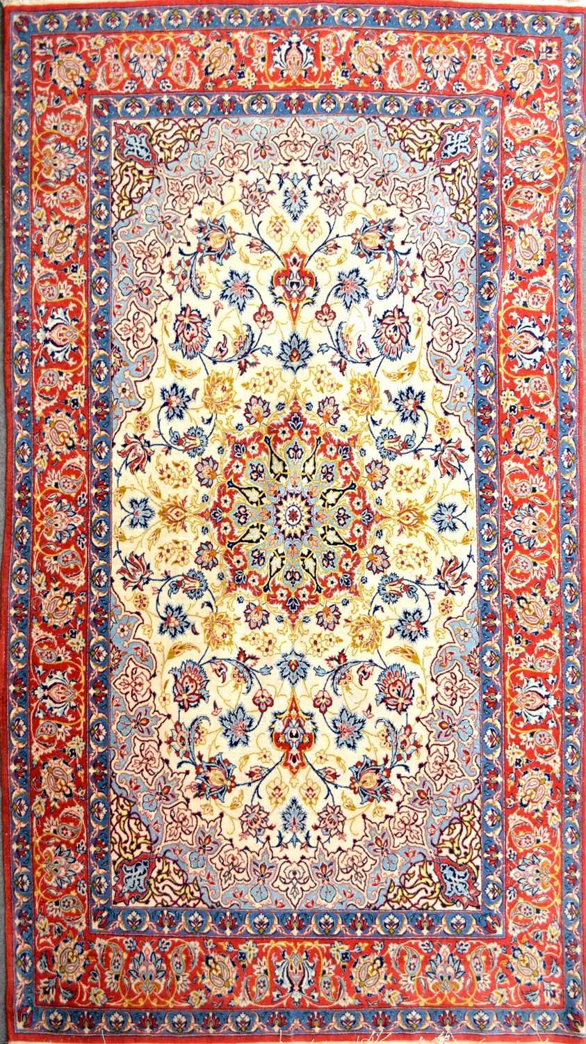 Lot 289 - Isfahan pattern rug,