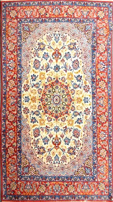 Lot 289 - Isfahan pattern rug