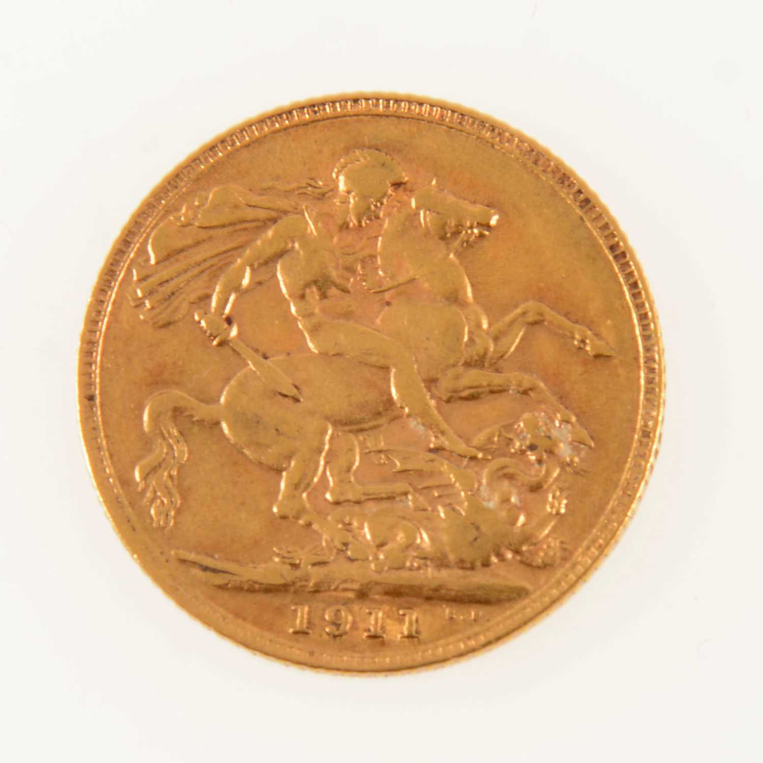 Lot 193 - George V gold Sovereign coin, 1911, 8g.