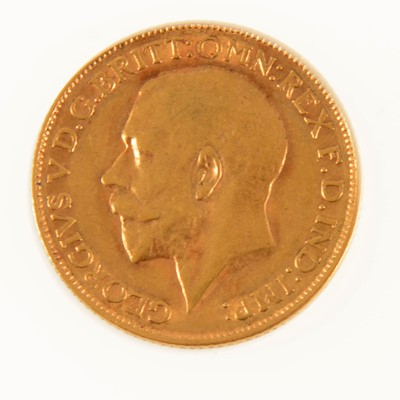 Lot 193 - George V gold Sovereign coin, 1911, 8g.