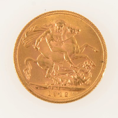 Lot 196 - George V gold Sovereign coin, 1912, 8g.