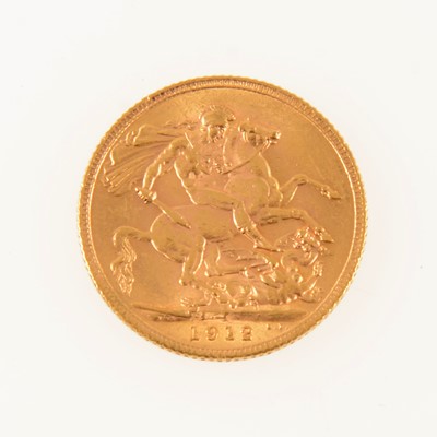 Lot 198 - George V gold Sovereign coin, 1912, 8g.