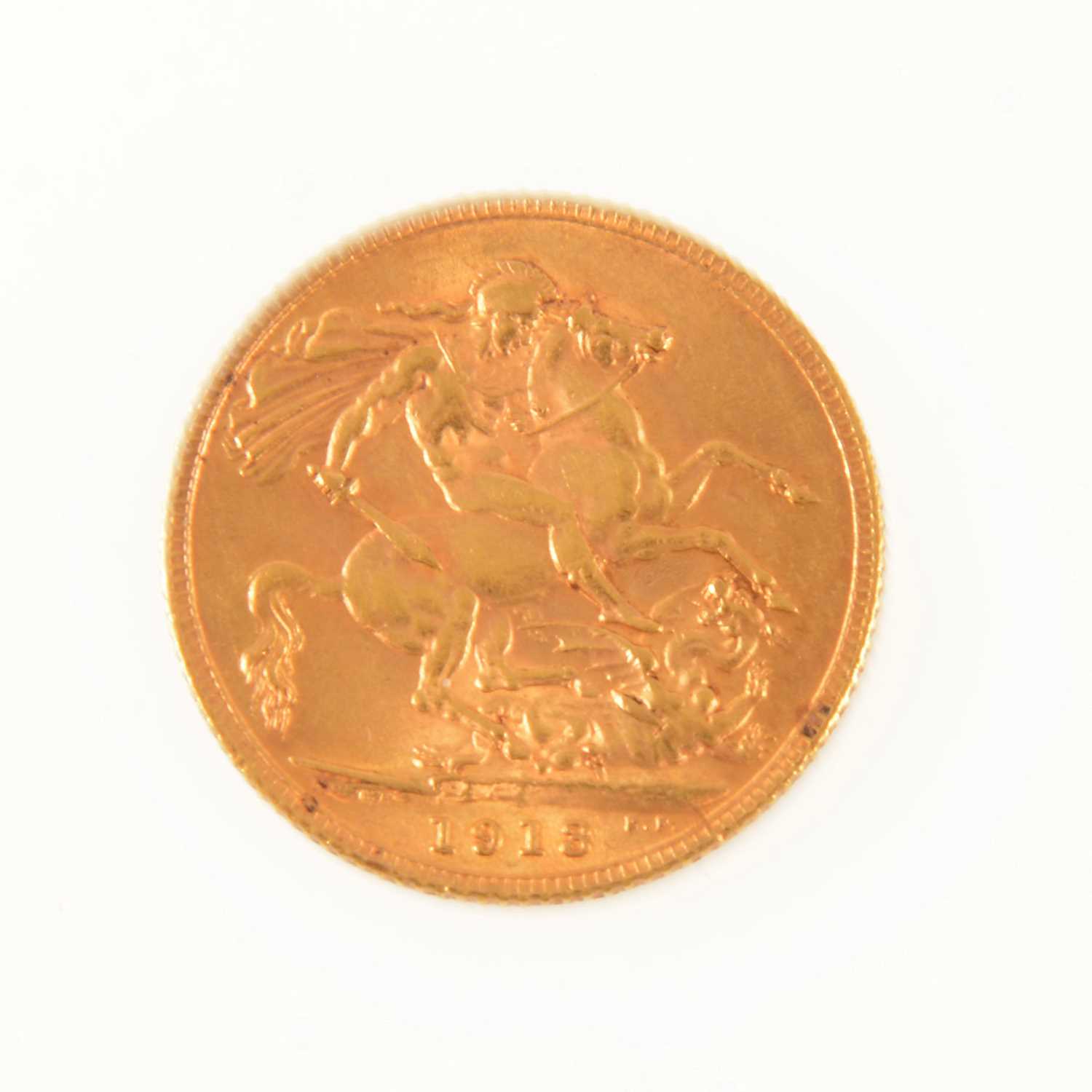 Lot 200 - George V gold Sovereign coin, 1913, 8g.