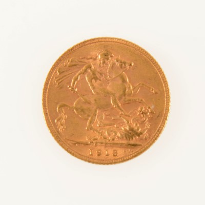 Lot 203 - George V gold Sovereign coin, 1913, 8g.