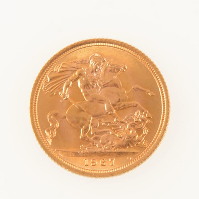 Lot 210 - Elizabeth II gold Sovereign coin, 1967, 8g.