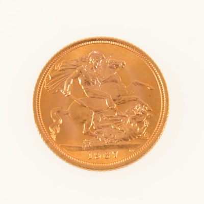 Lot 214 - Elizabeth II gold Sovereign coin, 1967, 8g.