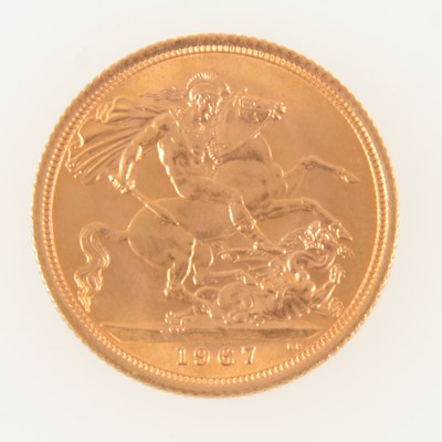 Lot 218 - Elizabeth II gold Sovereign coin, 1967, 8g.