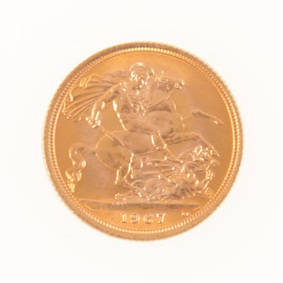 Lot 222 - Elizabeth II gold Sovereign coin, 1967, 8g.