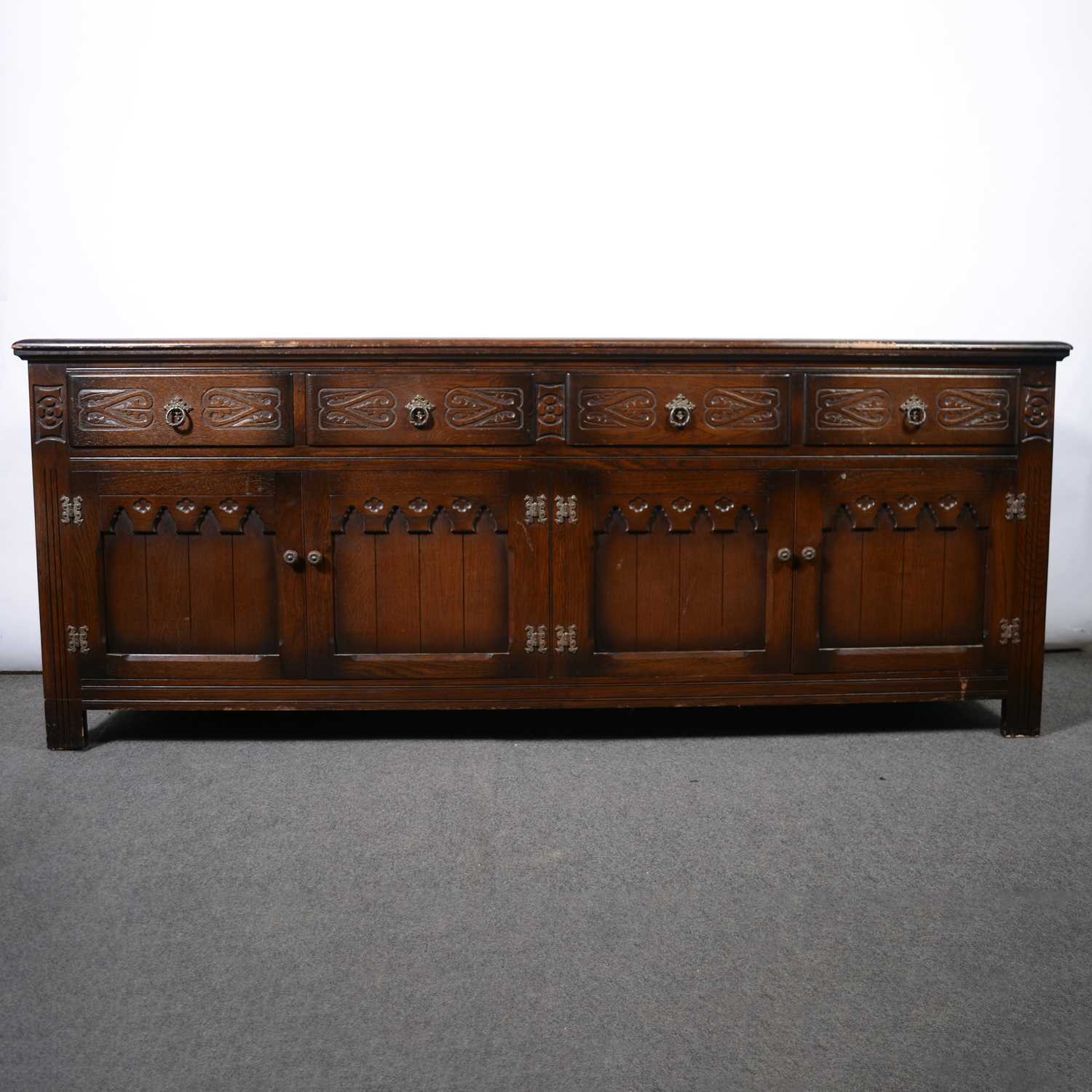 Lot 488 Reproduction oak sideboard base, four frieze