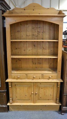 Lot 511 - Reproduction pine side cabinet