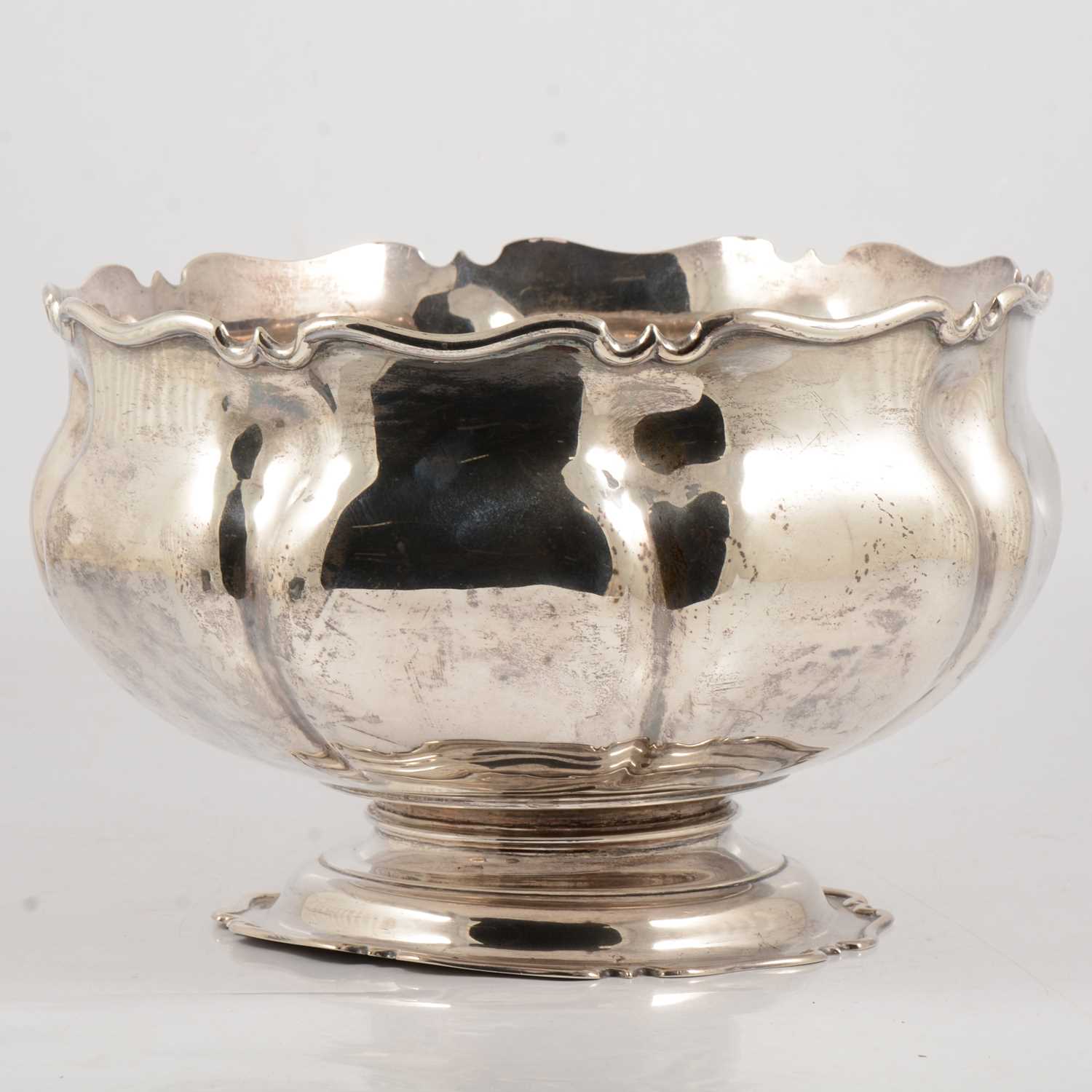 Lot 48 - Silver punch bowl, by Atkin Brothers, Sheffield 1919