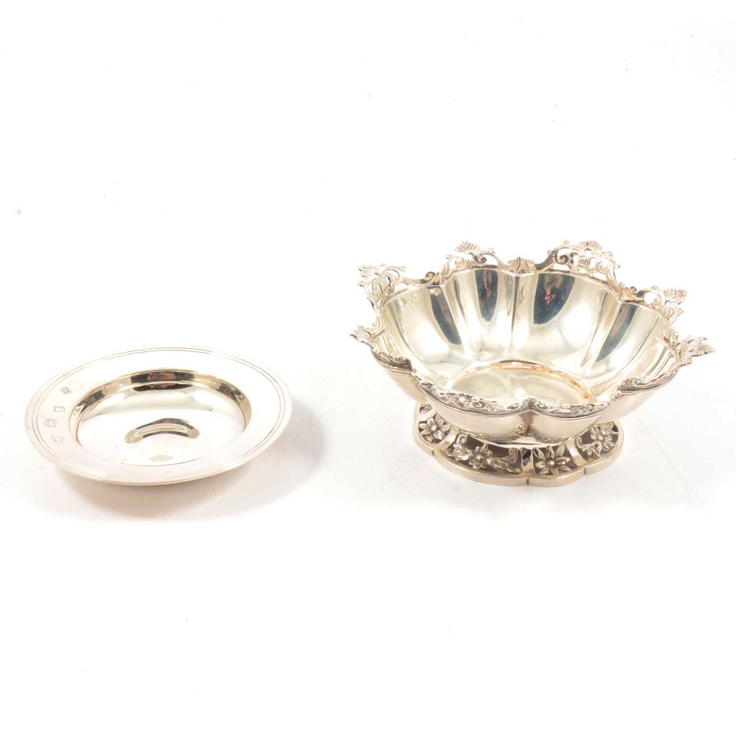 Lot 135 - Edwardian silver sweetmeat bowl, Selfridge & Co Ltd, London 1908, and modern silver armada dish.