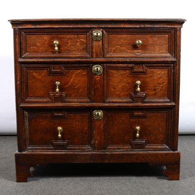 Lot 501 - Joined oak chest of drawers