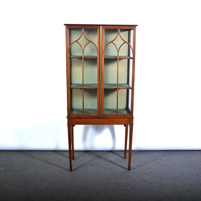 Lot 504 - An Edwardian mahogany display cabinet