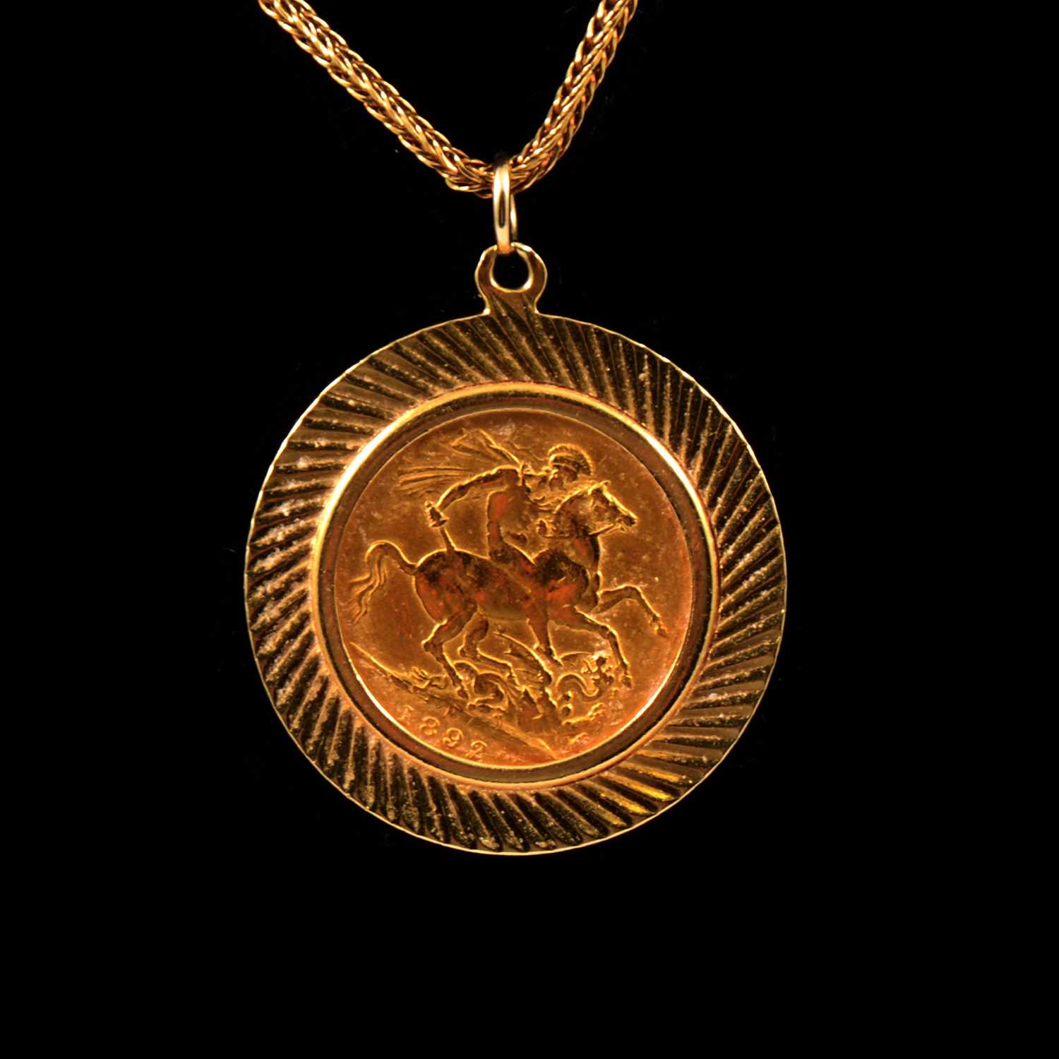 Lot 87 - A Gold Full Sovereign pendant and chain.