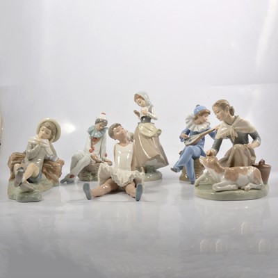 Lot 86 - Three Lladro and Three Nao ceramic figurines