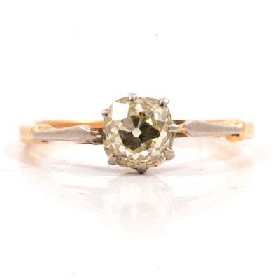 Lot 306 - A diamond solitaire ring.