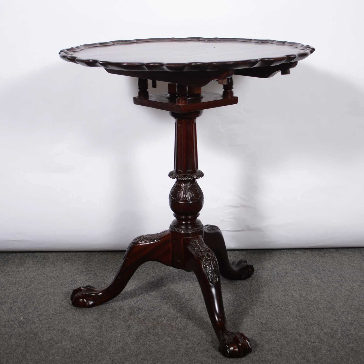 Lot 593 - George III style mahogany birdcage tripod table