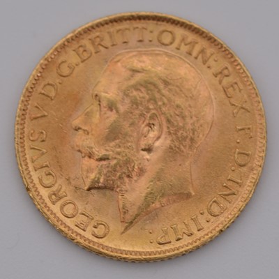 Lot 313 - George V gold Sovereign coin, 1912, 8g.