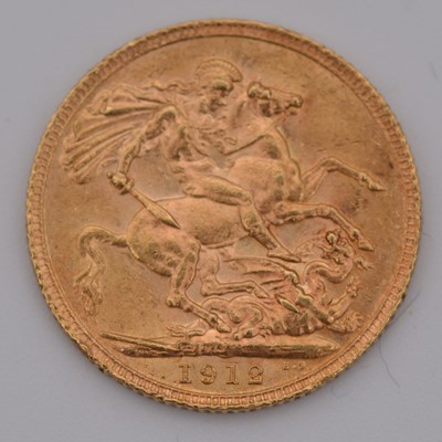 Lot 313 - George V gold Sovereign coin, 1912, 8g.