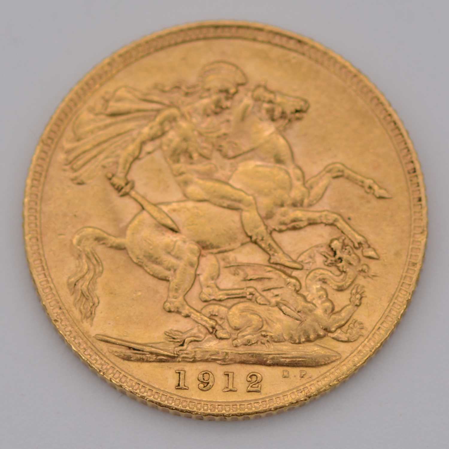 Lot 311 - George V gold Sovereign coin, 1912, 8g.