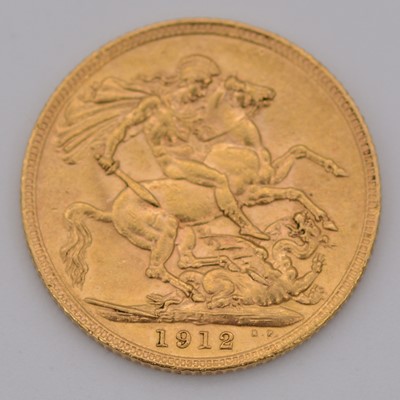 Lot 311 - George V gold Sovereign coin, 1912, 8g.