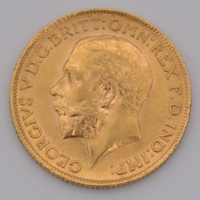 Lot 311 - George V gold Sovereign coin, 1912, 8g.