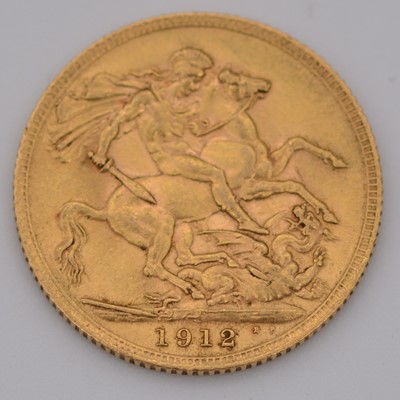 Lot 310 - George V gold Sovereign coin, 1912, 8g.