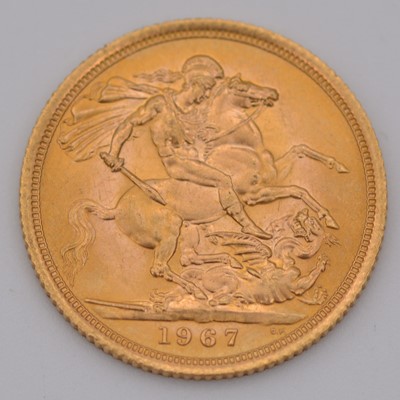 Lot 316 - Elizabeth II gold Sovereign coin, 1967, 8g.