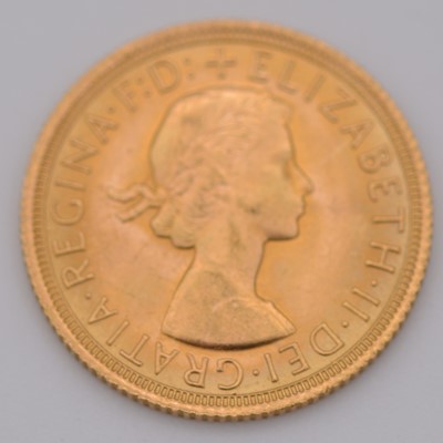 Lot 167 - Elizabeth II gold Sovereign coin, 1967, 8g.