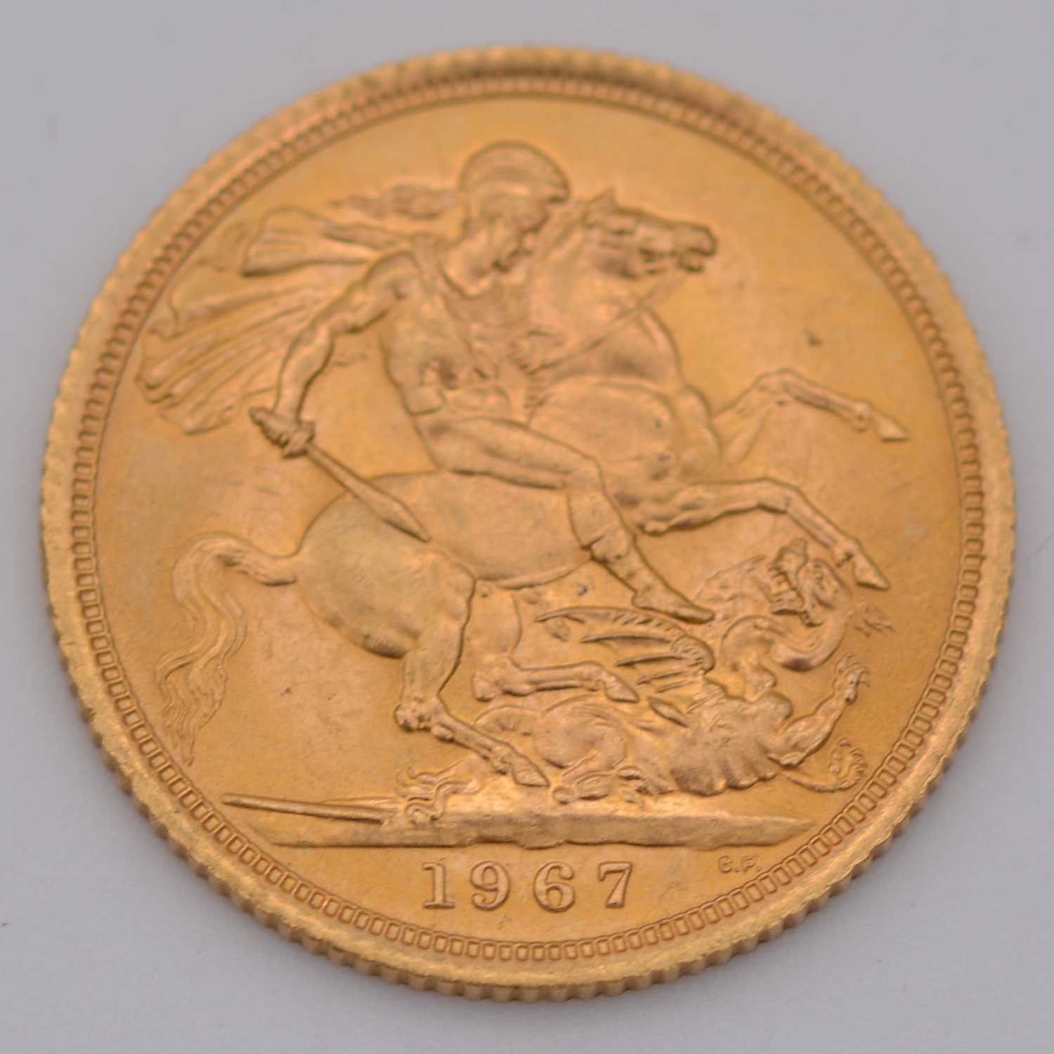 Elizabeth II gold Sovereign coin, 1967, 8g. | Barnebys