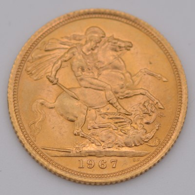 Lot 322 - Elizabeth II gold Sovereign coin, 1967, 8g.