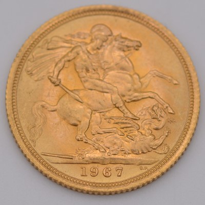 Lot 320 - Elizabeth II gold Sovereign coin, 1967, 8g.