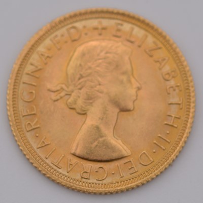 Lot 162 - Elizabeth II gold Sovereign coin, 1967, 8g.