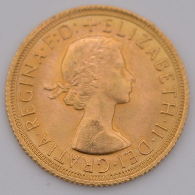 Lot 171 - Elizabeth II gold Sovereign coin, 1967, 8g.