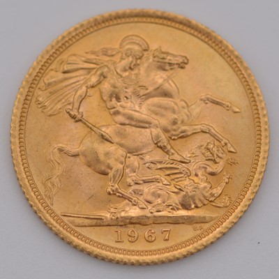 Lot 171 - Elizabeth II gold Sovereign coin, 1967, 8g.