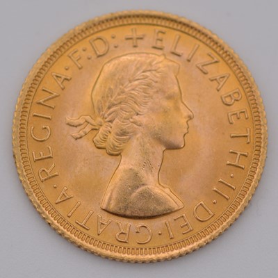 Lot 176 - Elizabeth II gold Sovereign coin, 1967, 8g.