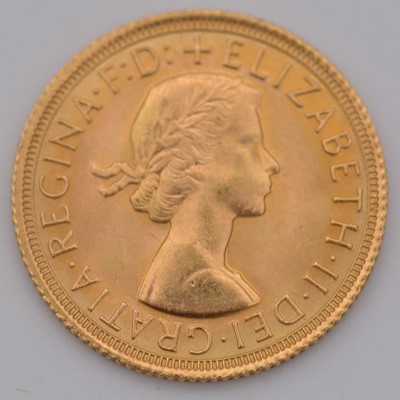 Lot 183 - Elizabeth II gold Sovereign coin, 1967, 8g.