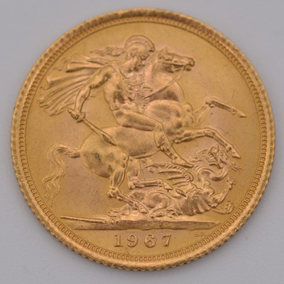 Lot 181 - Elizabeth II gold Sovereign coin, 1967, 8g.