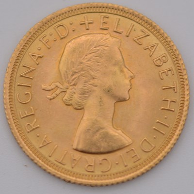 Lot 345 - Elizabeth II gold Sovereign coin, 1967, 8g.