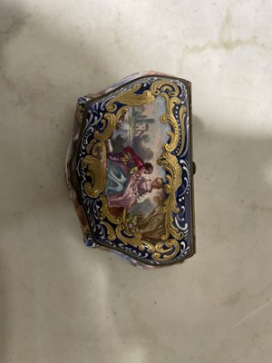 Lot 22 - A 19th Century Sevres porcelain box