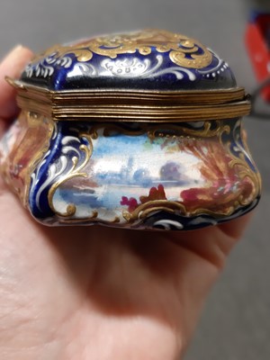 Lot 22 - A 19th Century Sevres porcelain box