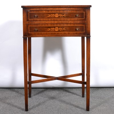 Lot 423 - Reproduction mahogany and marquetry side table