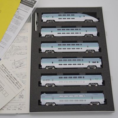 Lot 611 - Tomix Japan N gauge model railways, 92059 Bullet Train series E1 'Max'