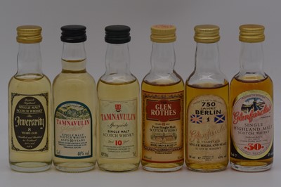 Lot 97 - Seventeen assorted single Speyside malt whisky miniatures