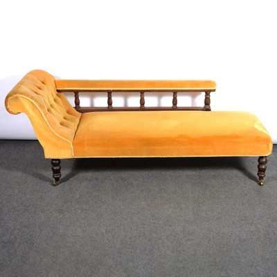 Lot 419 - Edwardian chaise longue