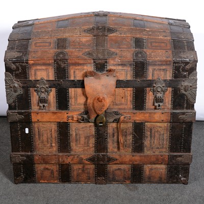 Lot 372 - Large dome-top shipping trunk