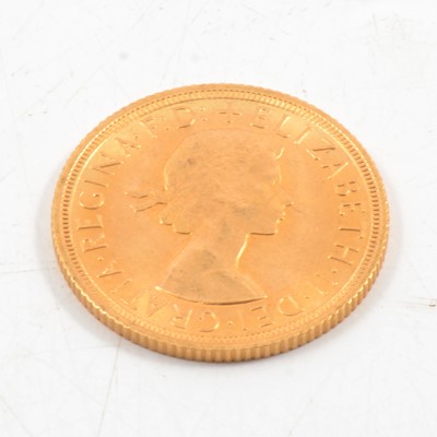 Lot 361 - Elizabeth II gold Sovereign, 1967