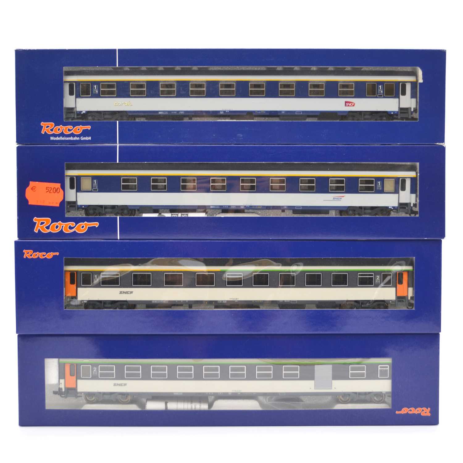 Lot 82 - Four Roco HO model railway passenger coaches